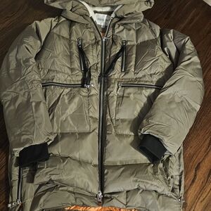 Women's Hooded Puffer Jacket